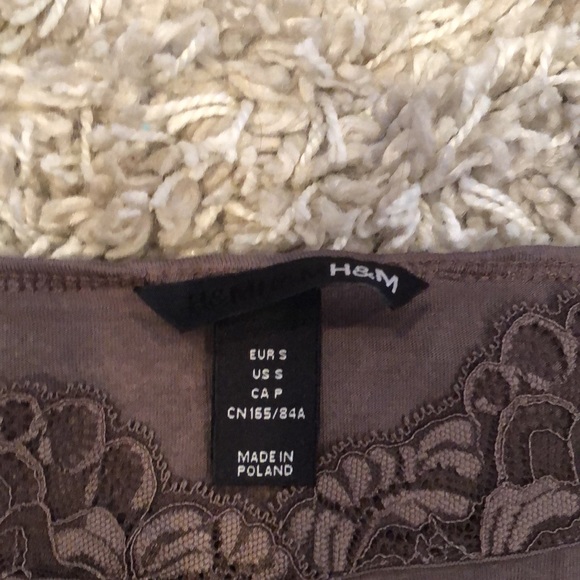 Set of 3 short sleeve tops with lace, H&M, M, hardly worn, soft &comfortable - Picture 2 of 4